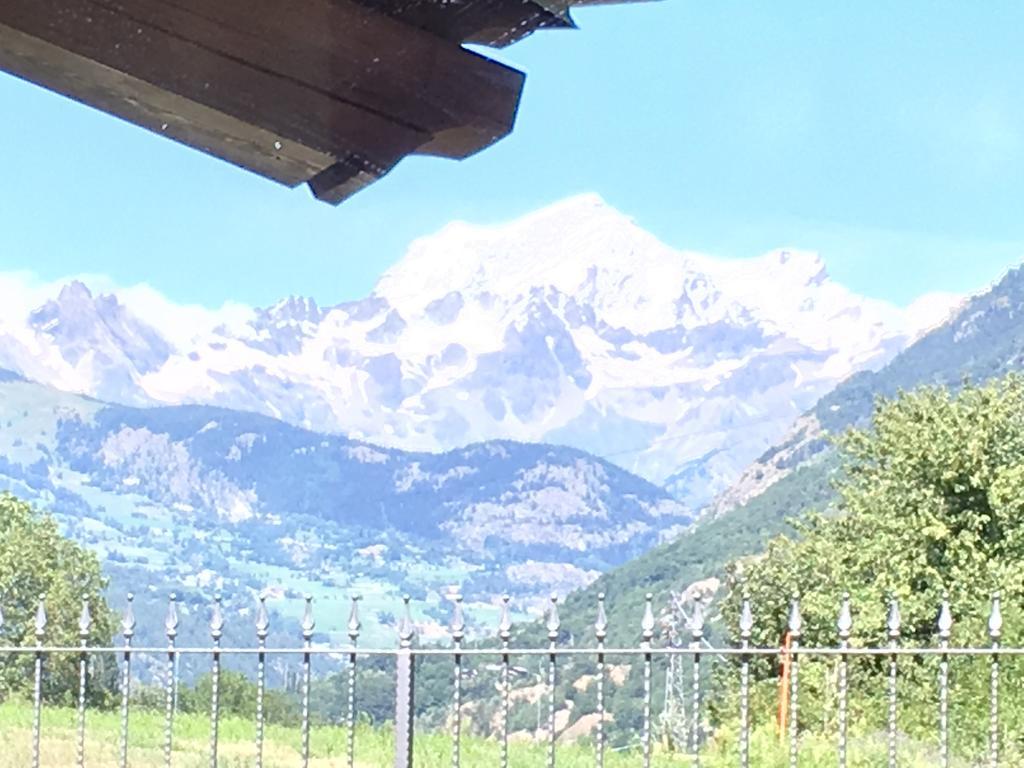 Appartamento Fleur Des Neiges Aosta Luaran gambar